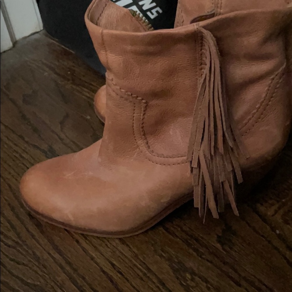 Sam Edelman booties with fringe camel color